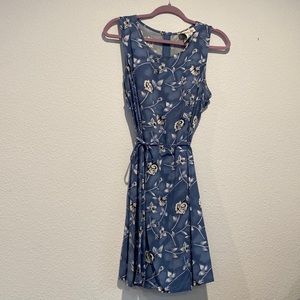 Spring sleeveless dress